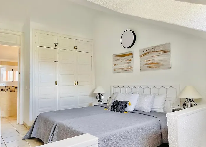 Parque Santiago, Playa De Americas With Parking *